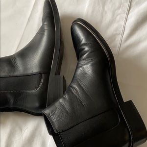 🎉50% OFF🎉 ZARA ankle bootie with silver detail